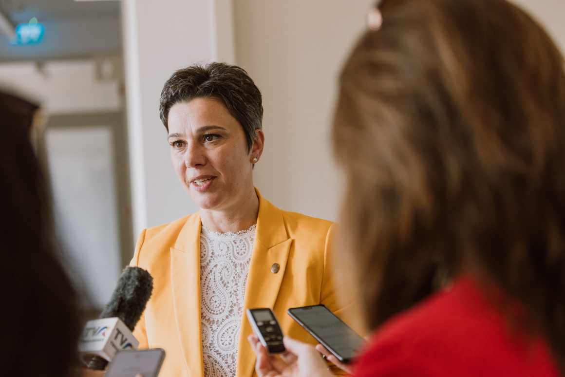 Csép Éva Andrea: Egy olyan Marosvásárhelyre szavaztam, ahová külföldről is hazavágyunk Csép Éva Andrea: Egy olyan Marosvásárhelyre szavaztam, ahová külföldről is hazavágyunk