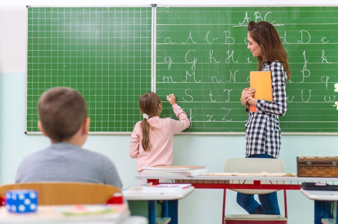 Nő a tanárok fizetése június 1-jétől – Kallós Zoltán oktatásügyi államtitkár nyilatkozata