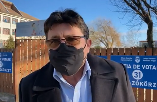 Könczei Csaba Kovászna megyei képviselőjelölt nyilatkozata a szavazást követően Könczei Csaba Kovászna megyei képviselőjelölt nyilatkozata a szavazást követően