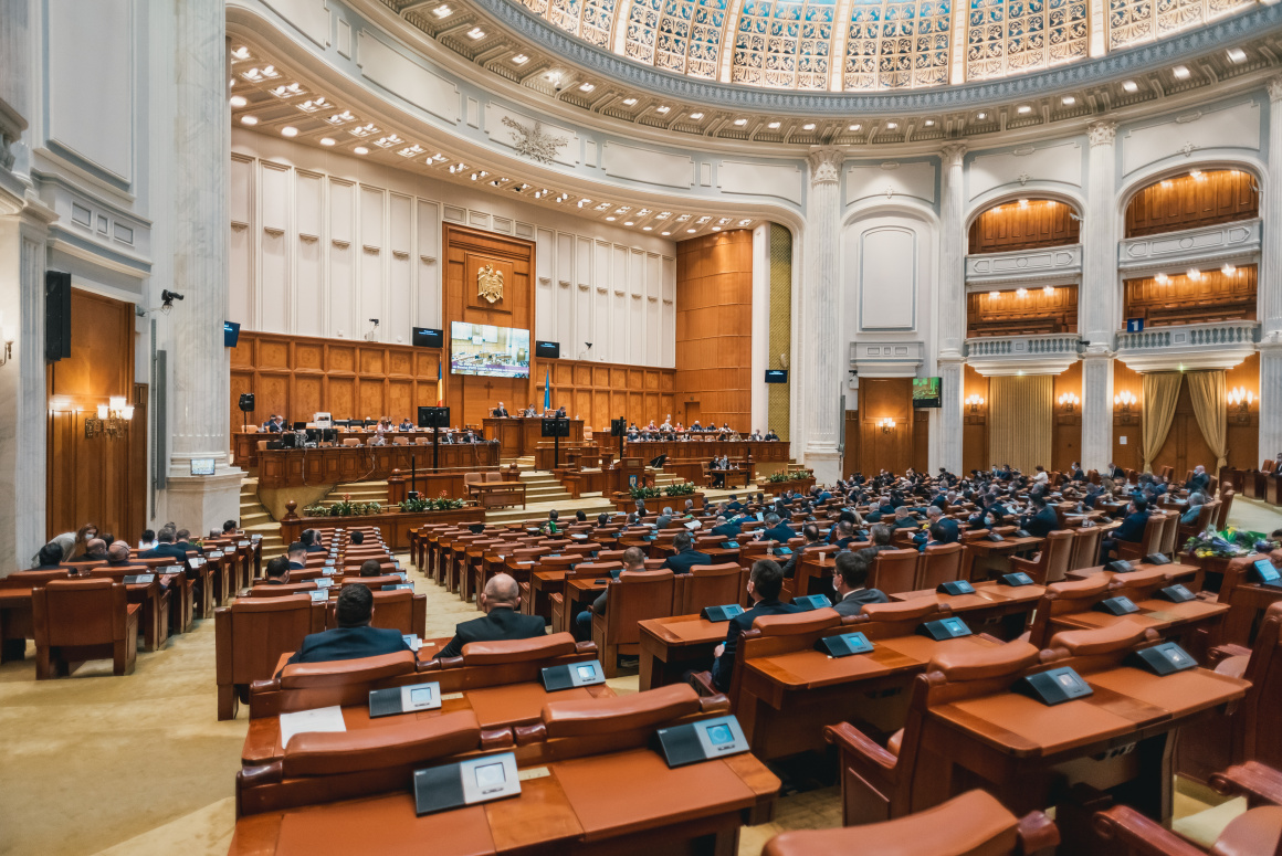 Megkezdődött az új parlamenti ülésszak, munkára kész az RMDSZ frakciója