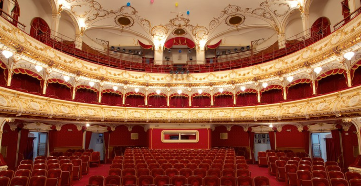 Cseke Attila: 65 önkormányzati alárendeltségben működő színháznak, operának, bábszínháznak és filharmóniának biztosítunk állami finanszírozást 