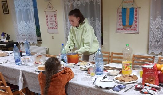 Megérkezett Krasznáról a Magyar Ifjúsági Értekezlet első 4 önkéntese Máramarosszigetre Megérkezett Krasznáról a Magyar Ifjúsági Értekezlet első 4 önkéntese Máramarosszigetre