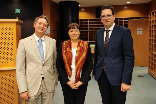 Megegyezett Brüsszelben az Európai Parlament, a Bizottság és a Tanács a polgári kezdeményezések határidejének meghosszabbításáról Megegyezett Brüsszelben az Európai Parlament, a Bizottság és a Tanács a polgári kezdeményezések határidejének meghosszabbításáról
