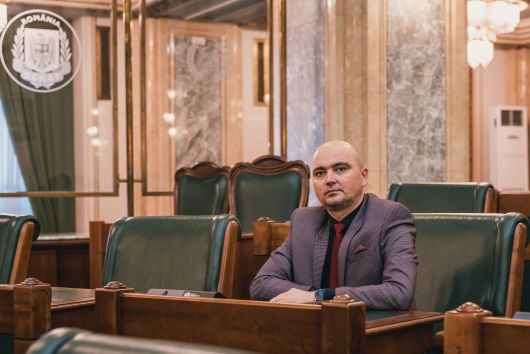 Novák Csaba Zoltán történész veszi át a Nemzeti Kisebbségkutató Intézet vezetését Novák Csaba Zoltán történész veszi át a Nemzeti Kisebbségkutató Intézet vezetését