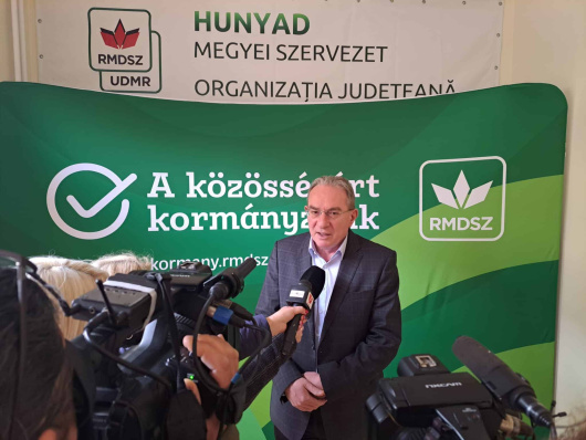 A félretájékoztatás és az álhírek veszélyeztetik a demokrácia jövőjét A félretájékoztatás és az álhírek veszélyeztetik a demokrácia jövőjét
