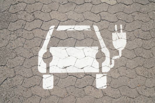 Zöld rendszámtábla az elektromos autóknak, előnyök a tulajdonosaiknak Zöld rendszámtábla az elektromos autóknak, előnyök a tulajdonosaiknak