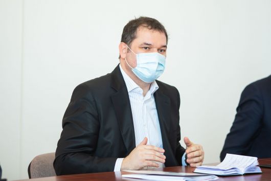 Decentralizál a közigazgatási minisztérium, jelentette be sepsiszentgyörgyi sajtótájékoztatóján Cseke Attila Decentralizál a közigazgatási minisztérium, jelentette be sepsiszentgyörgyi sajtótájékoztatóján Cseke Attila