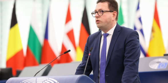 Az utóbbi évek kisebbségvédelmi szempontból legátfogóbb jelentését mutatta be Vincze Loránt az Európai Parlamentben Az utóbbi évek kisebbségvédelmi szempontból legátfogóbb jelentését mutatta be Vincze Loránt az Európai Parlamentben