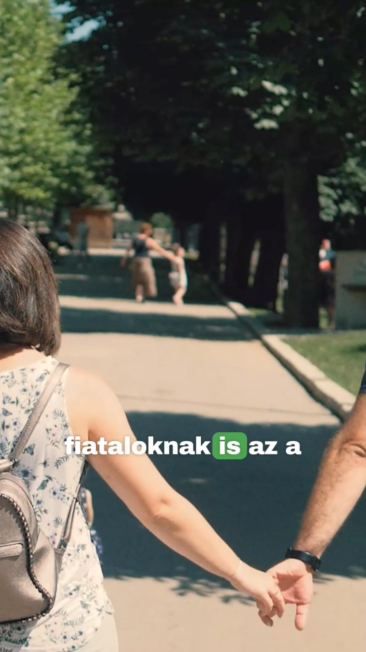 Teljes életet csak a szülőföldön lehet élni.  Teljes életet csak a szülőföldön lehet élni.