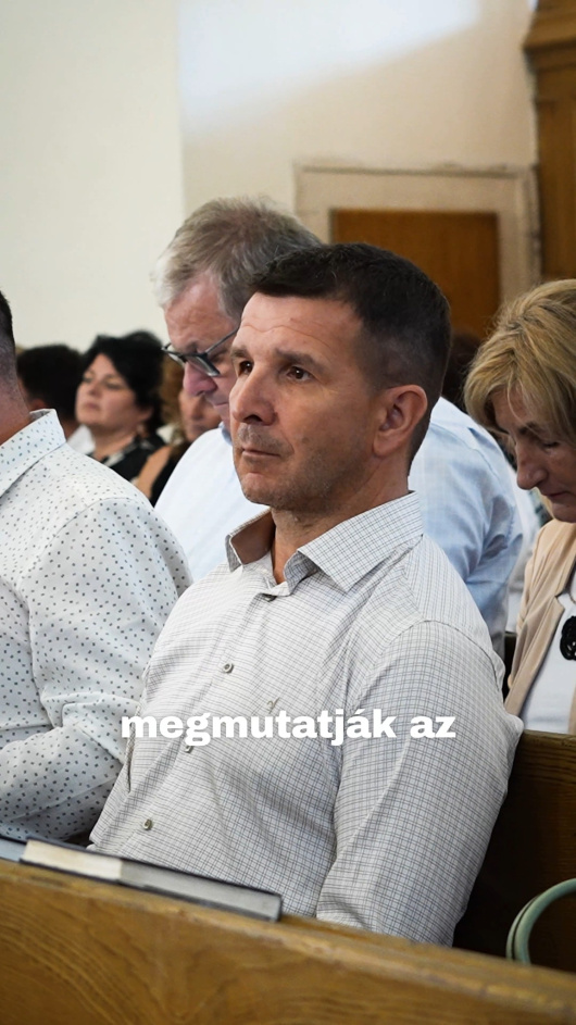 A magyar oktatás és tanárok mellett állunk! A magyar oktatás és tanárok mellett állunk!