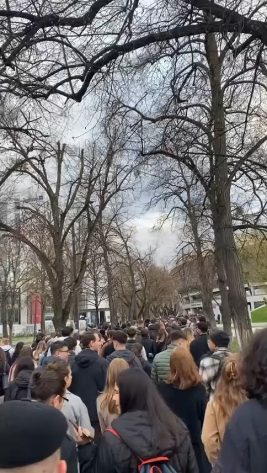 Soha nem fogunk hallgatni, ha támadás éri a közösségünket!