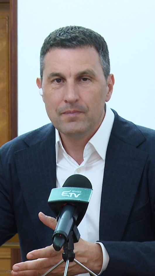A magyaroknak és az egész országnak is óriási veszély George Simion és az AUR hatalomra kerülése. Ezt meg kell akadályozzuk május 18-án! #StopSimion A magyaroknak és az egész országnak is óriási veszély George Simion és az AUR hatalomra kerülése. Ezt meg kell akadályozzuk május 18-án! #StopSimion