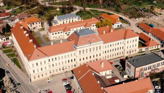 Isten éltesse a 400 éves Bethlen Gábor Kollégiumot Isten éltesse a 400 éves Bethlen Gábor Kollégiumot