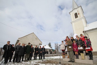 Petőfi mellszobrát avatták fel Marosugrán