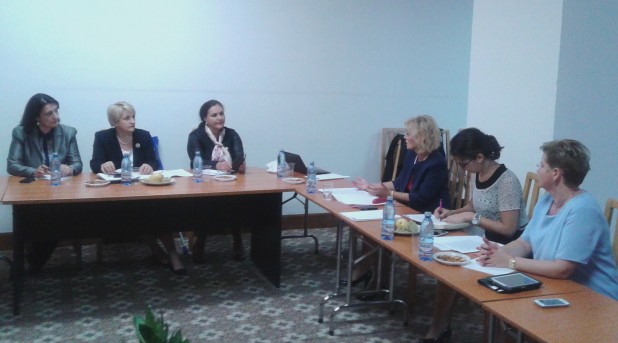 Együttműködik az RMDSZ és a PNL Nőszervezete a nőket érintő törvénytervezetekben