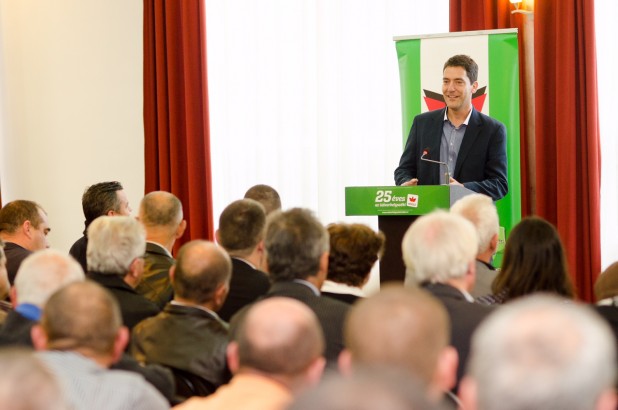 Kovács Péter: közösségépítésben az RMDSZ megbízható és állandó partnerei a történelmi magyar egyházak Kovács Péter: közösségépítésben az RMDSZ megbízható és állandó partnerei a történelmi magyar egyházak