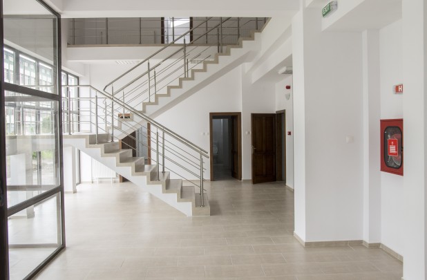 Bokor Tibor: a beruházás legfontosabb célja a szakoktatás minőségi javítása - elkészült a kézdivásárhelyi Gábor Áron Líceum campusa Bokor Tibor: a beruházás legfontosabb célja a szakoktatás minőségi javítása - elkészült a kézdivásárhelyi Gábor Áron Líceum campusa