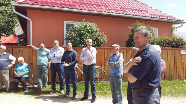 Széthúzás helyett fejlesztésre van szükség Gyergyószárhegyen! – Kelemen Hunor gyergyószéki kampánykörúton Széthúzás helyett fejlesztésre van szükség Gyergyószárhegyen! – Kelemen Hunor gyergyószéki kampánykörúton