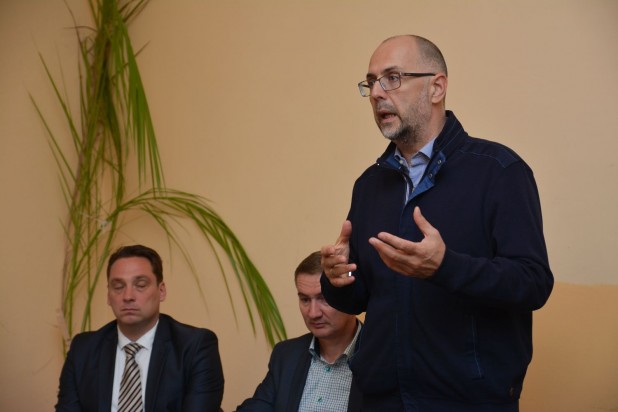 Ez a választás a jövőről, a biztonságról és a megújulásról szól – Kelemen Hunor Temesváron Ez a választás a jövőről, a biztonságról és a megújulásról szól – Kelemen Hunor Temesváron